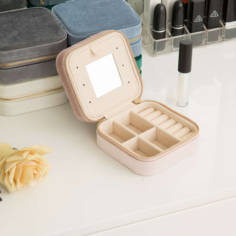 Velvet Square Travel Jewelry Case with Mirror jewelry compartment details