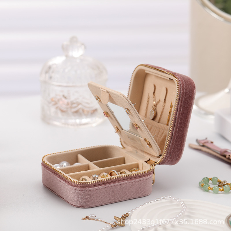Quilted Square Velvet Travel Jewelry Case jewelry compartment details