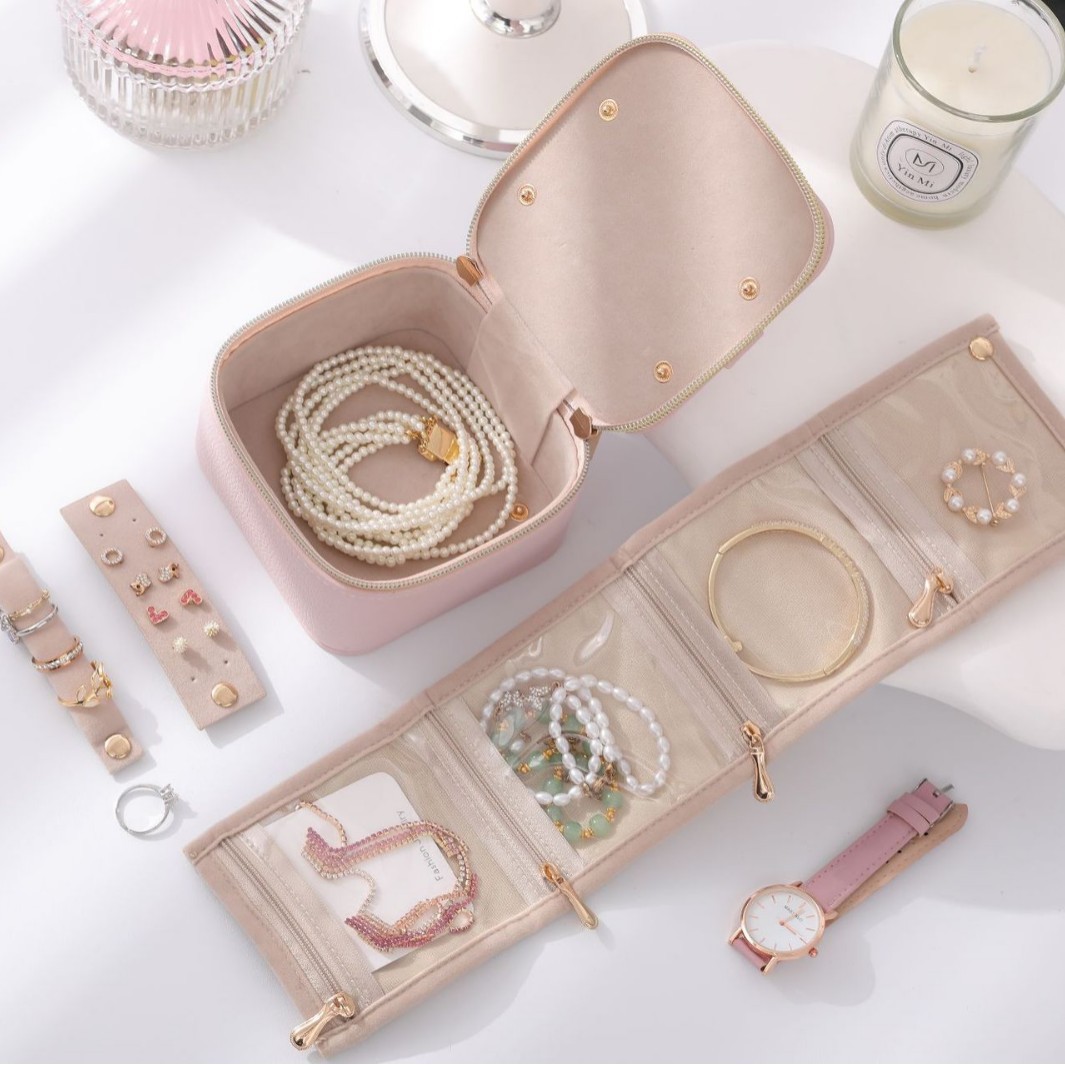 Handled Zippered Travel Jewelry Case storage configuration