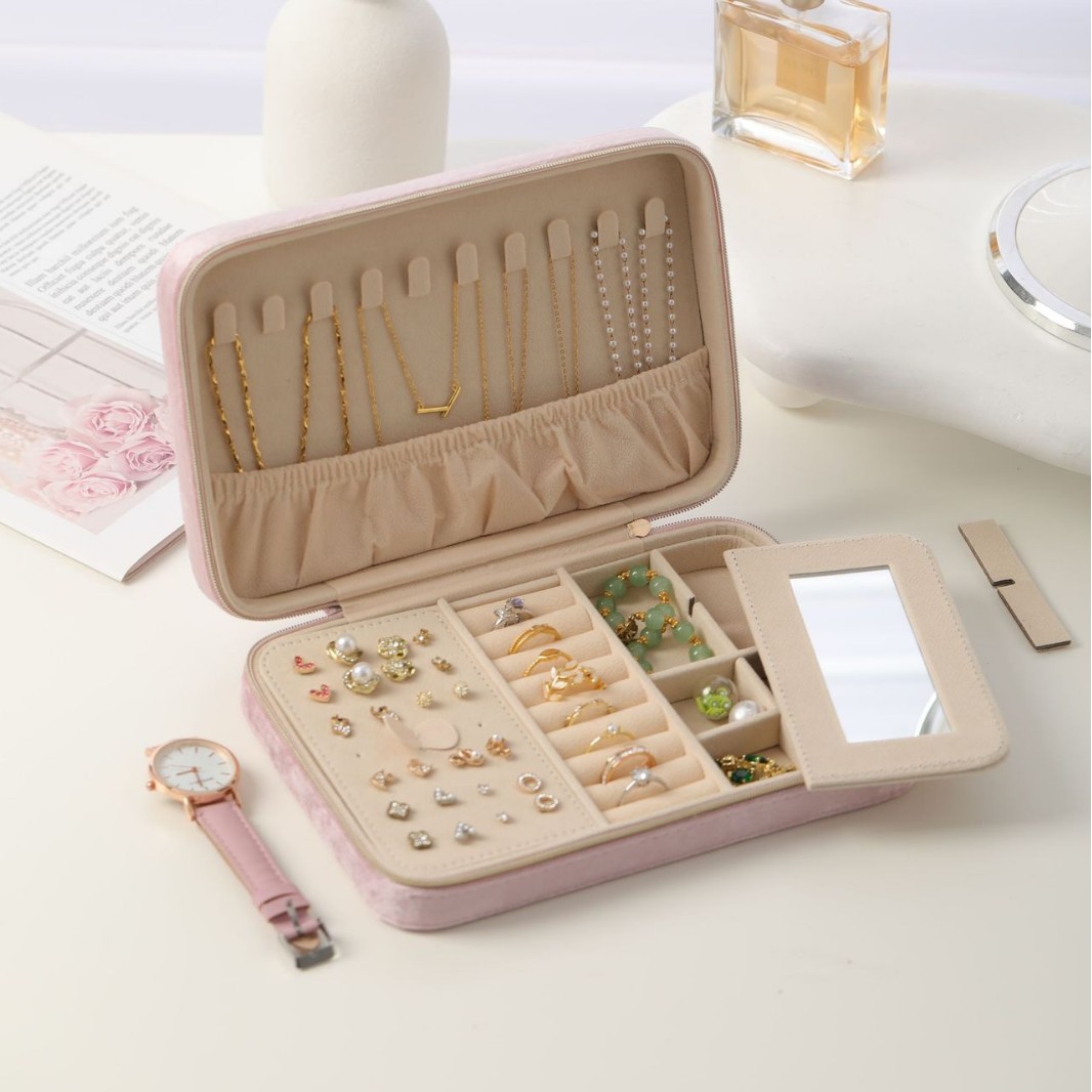 Flat Velvet Jewelry Organizer with Mirror jewelry compartment details