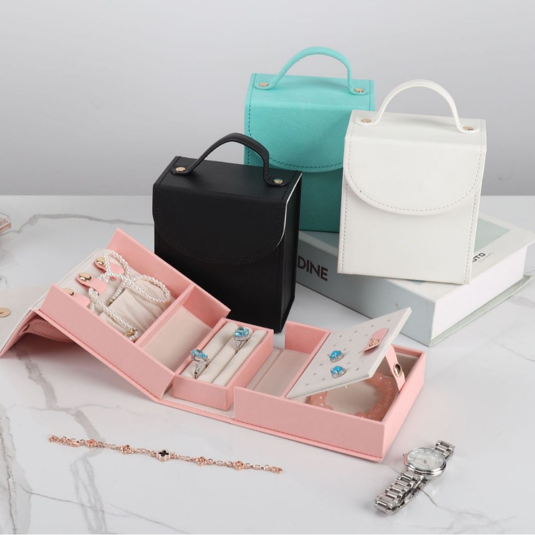 Handled Fold-Out Travel Jewelry Organizer jewelry compartment details
